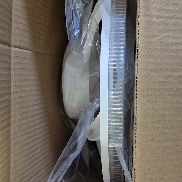 Ceiling Light With Fan And Remote. - Picture 3 of 3